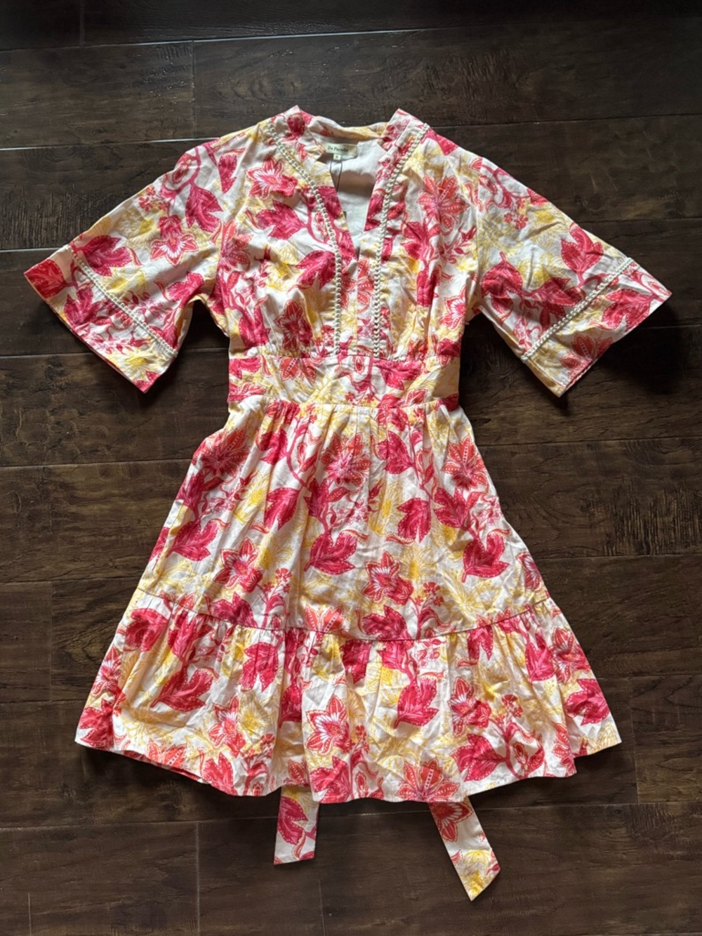 NWT Du Paradis Floral Print V Neck Mini Dress Ruffled Hem Size Small